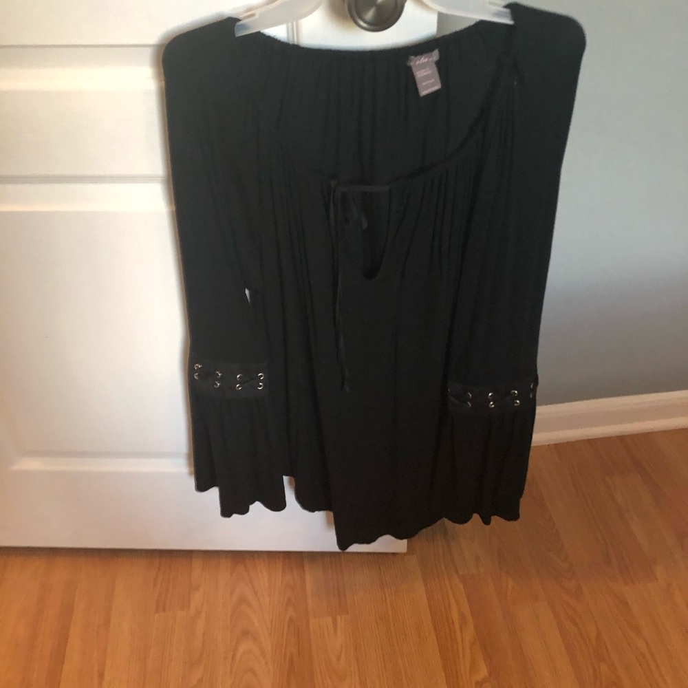 Black shirt